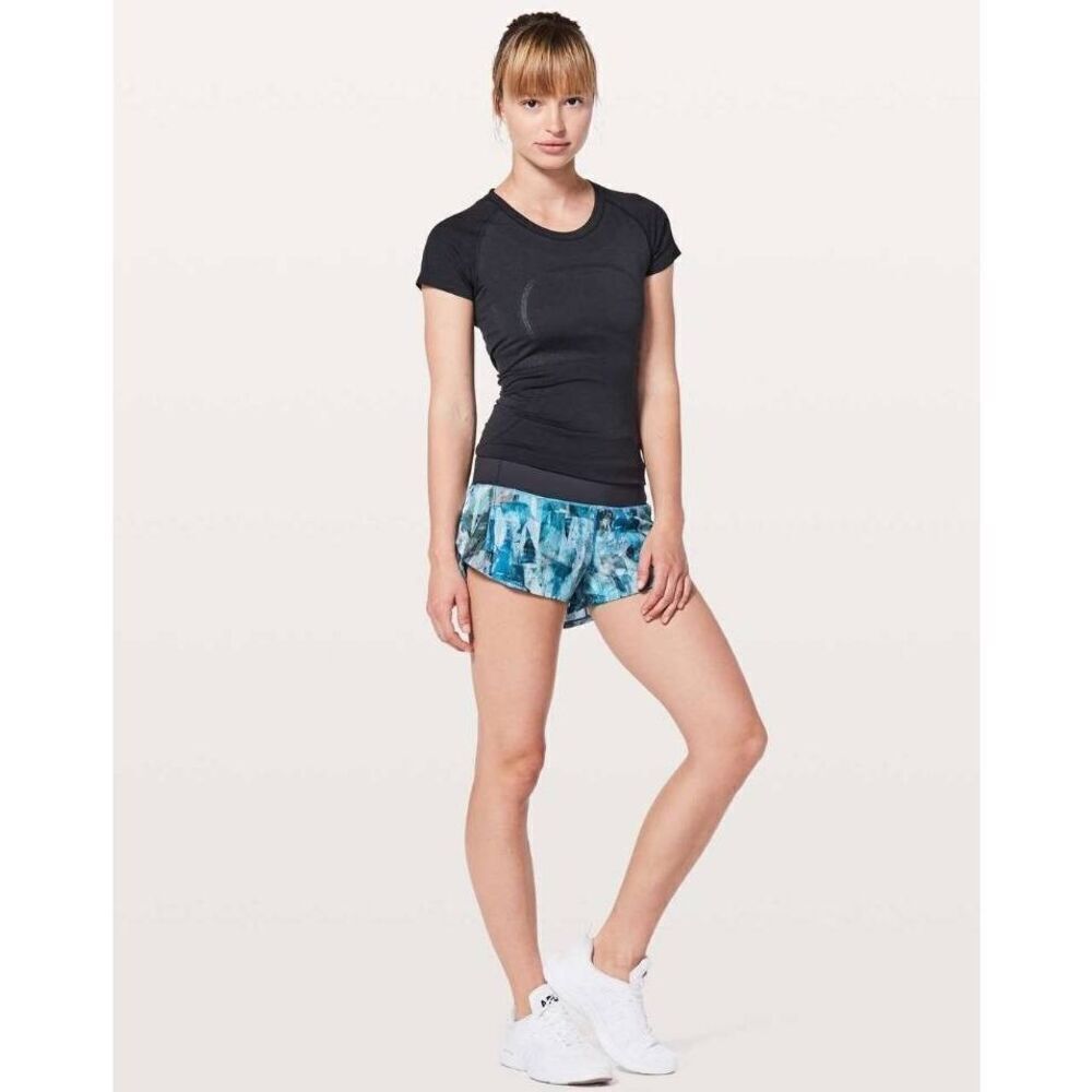 Lululemon Speed Up Short 2.5" Size 6